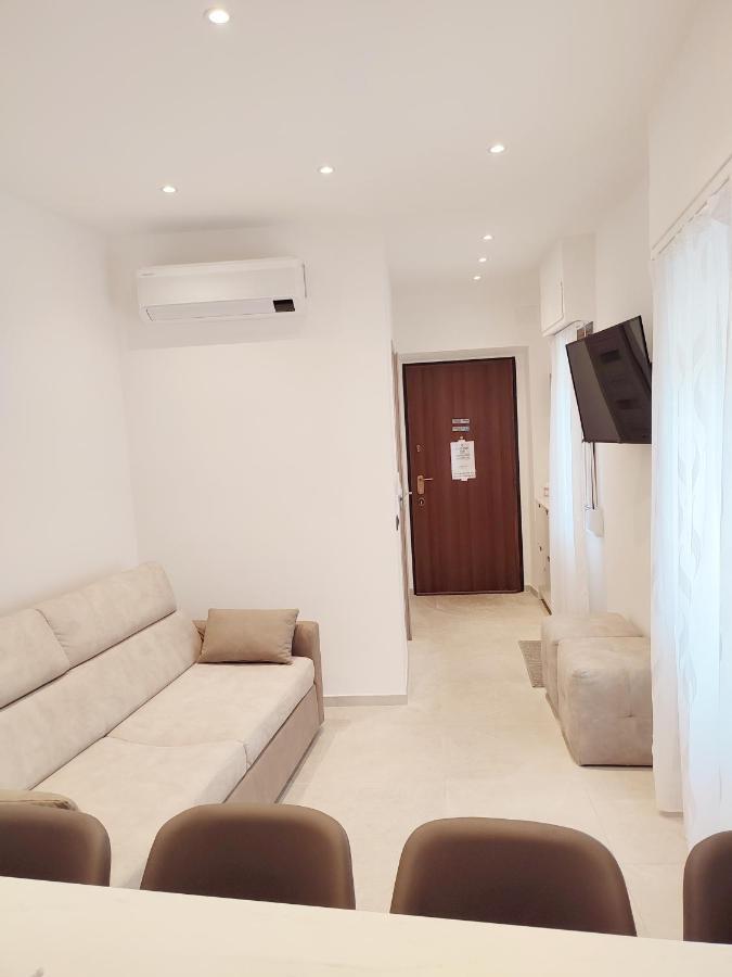 Holiday House Савона Екстер'єр фото